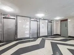 50 Lotherton Pathway 815, Toronto, On M6b 2g8