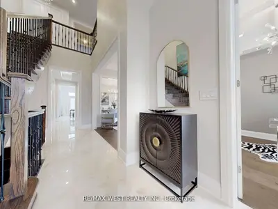 5199 Symphony Court, Mississauga, On L5m 2m9