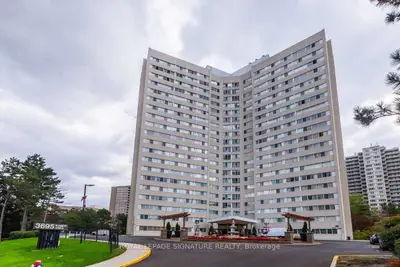 Condo Apartment in Mississauga