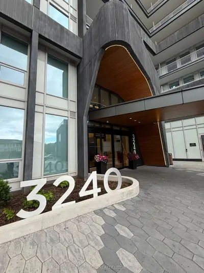 Condo Apartment in Oakville