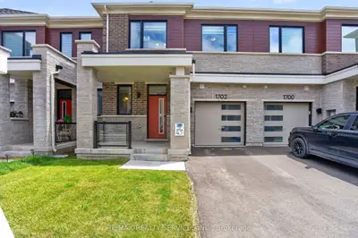 Att/Row/Townhouse in Milton