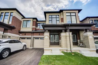 Att/Row/Townhouse in Oakville