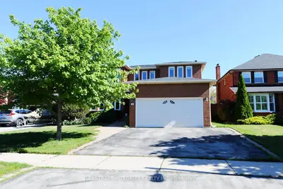 Detached in Oakville
