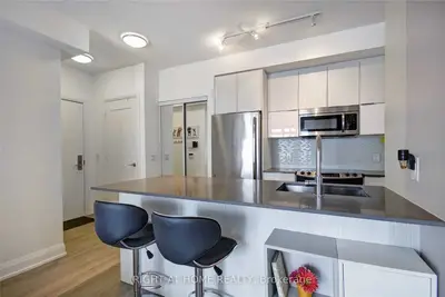56 Annie Craig Drive 3204, Toronto, On M8v 0c5