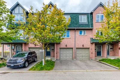 Condo Townhouse in Mississauga