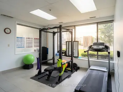 2978 Islington Avenue, Toronto, On M9l 2k6