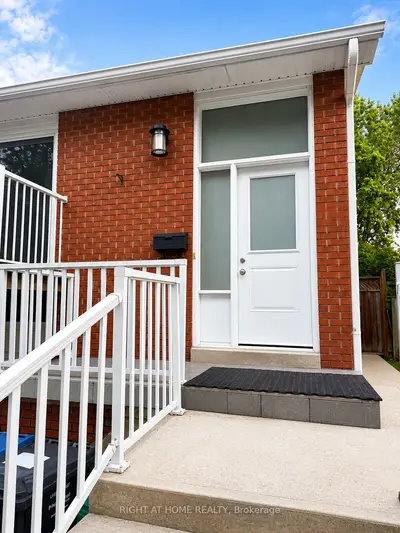 Semi-Detached in Mississauga