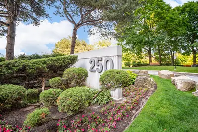 250 Scarlett Road 305, Toronto, On M6n 4x5