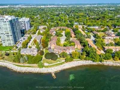 63 Tradewind Drive, Oakville, On L6l 6k8