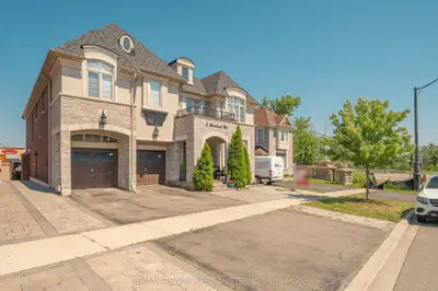 4 Burlwood Road, Brampton, On L6p 4e9