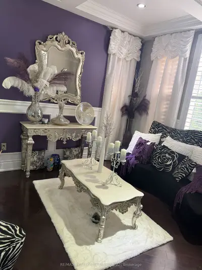 4 Burlwood Road, Brampton, On L6p 4e9