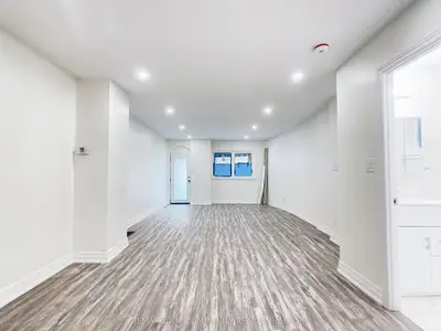 1623 Keele Street, Toronto, On M6m 3v8