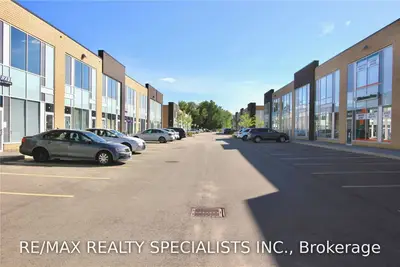 1235 Queensway Avenue E 14a, Mississauga, On L4y 0g4
