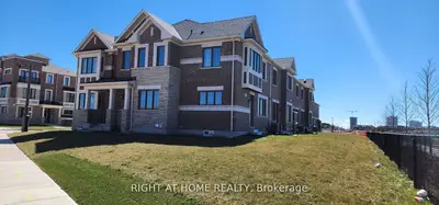 Att/Row/Townhouse in Oakville