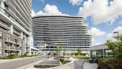 Condo Apartment in Mississauga
