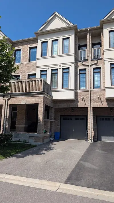 Att/Row/Townhouse in Milton