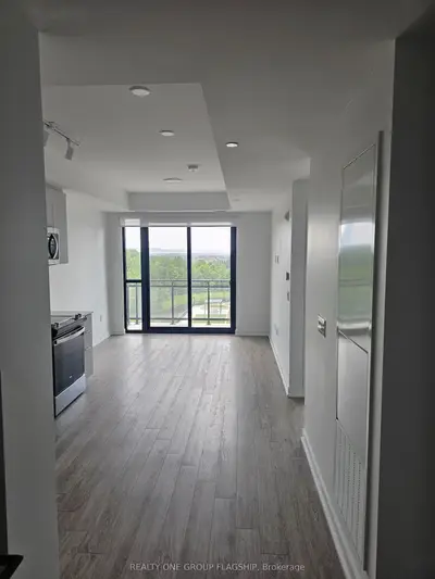 Condo Apartment in Milton