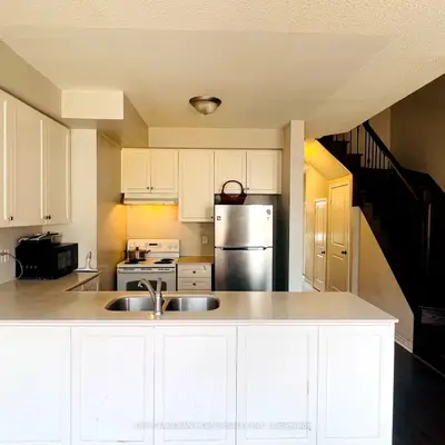 17 Merrybrook Trail, Brampton, On L7a 4w2