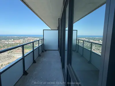 Condo Apartment in Mississauga