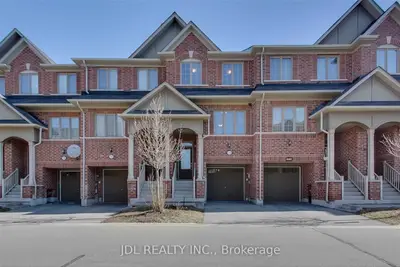 Att/Row/Townhouse in Mississauga