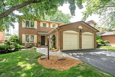 Detached in Oakville