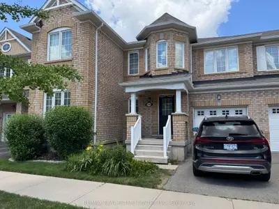 Att/Row/Townhouse in Milton