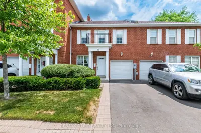 Condo Townhouse in Brampton