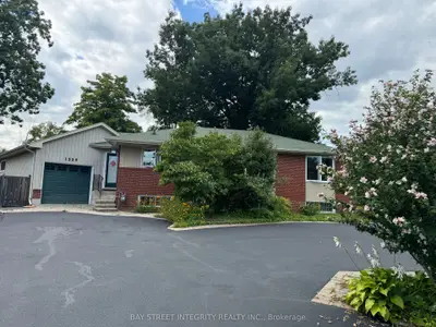 Detached in Oakville
