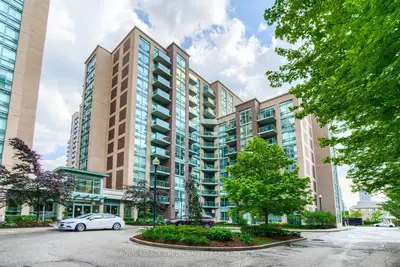9 Michael Power Place 902, Toronto, On M9a 0a5
