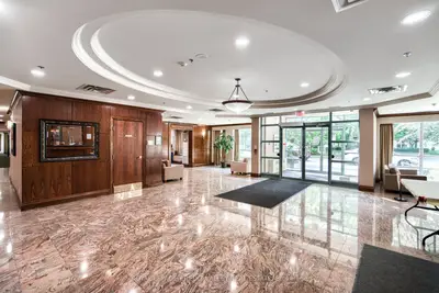 9 Michael Power Place 902, Toronto, On M9a 0a5