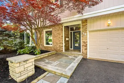 38 Kenninghall Boulevard, Mississauga, On L5n 1j4