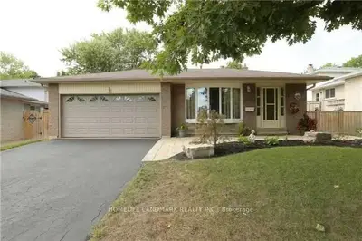 Detached in Oakville