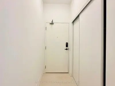 3900 Confederation Parkway 323, Mississauga, On L5b 0m3