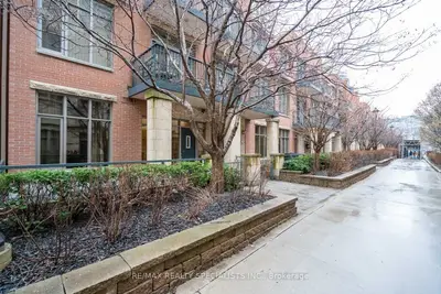 Condo Apartment in Mississauga