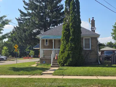468 Glen Park Avenue, Toronto, On M6b 2e7