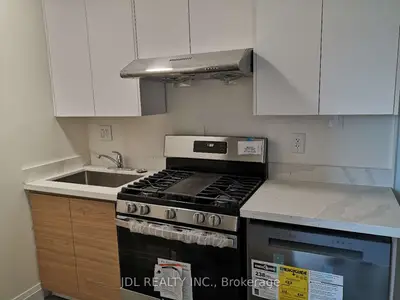 5 Sorauren Avenue 5, Toronto, On M6r 2c6