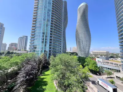 Condo Apartment in Mississauga