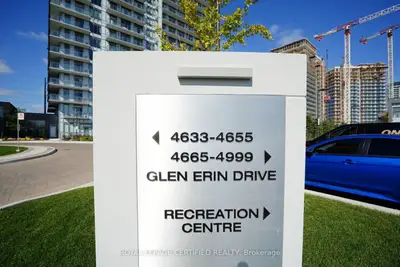 Condo Apartment in Mississauga
