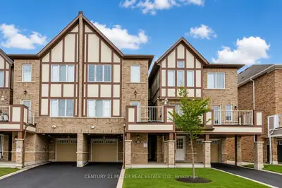 Att/Row/Townhouse in Milton