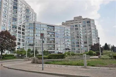 Condo Apartment in Toronto
