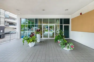 2 Fieldway Road 406, Toronto, On M8z 0b9