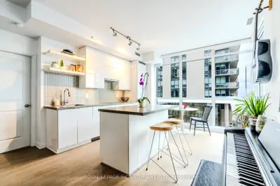 60 Annie Craig Drive B415, Toronto, On M8v 0c4