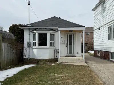 Upper Level in Toronto