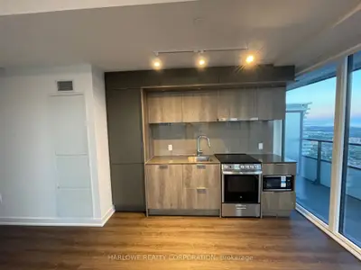 Condo Apartment in Mississauga
