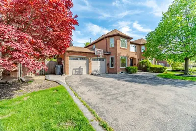 28 Ridelle Court, Brampton, On L6z 4m2