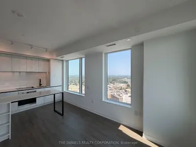 Condo Apartment in Mississauga