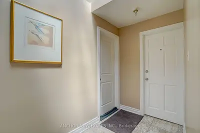 1598 Eglinton Avenue W 2, Toronto, On M6e 2g8