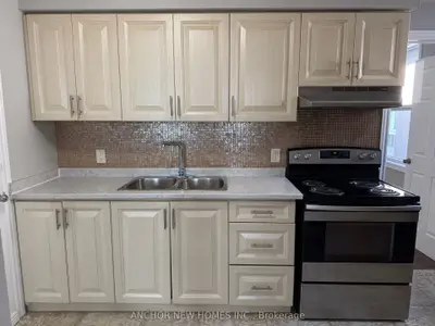 1598 Eglinton Avenue W 2, Toronto, On M6e 2g8