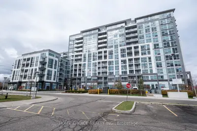 Condo Apartment in Milton