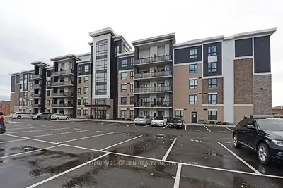 Condo Apartment in Milton